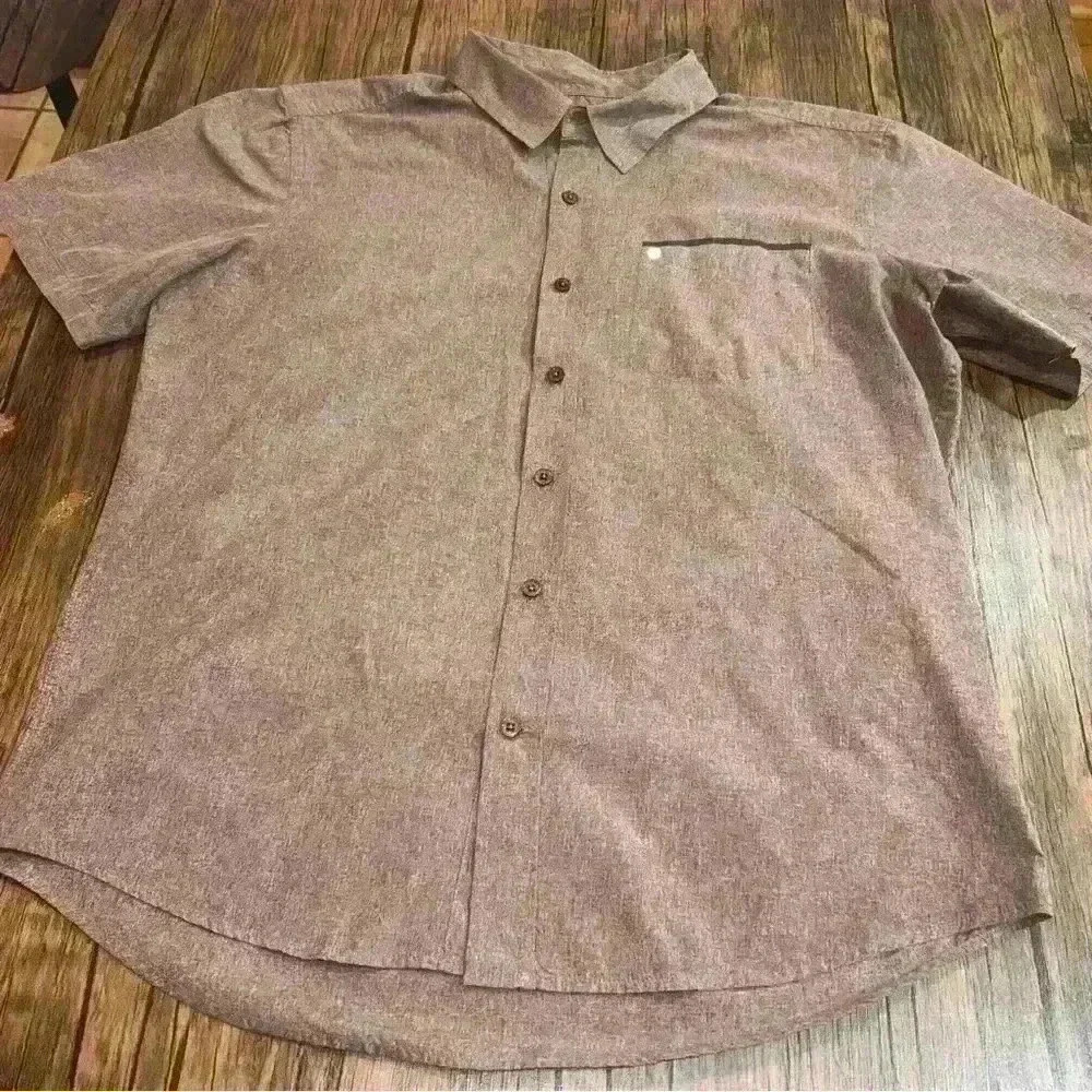 Casual Short-Sleeve Button-Down Shirt in Heather Gray